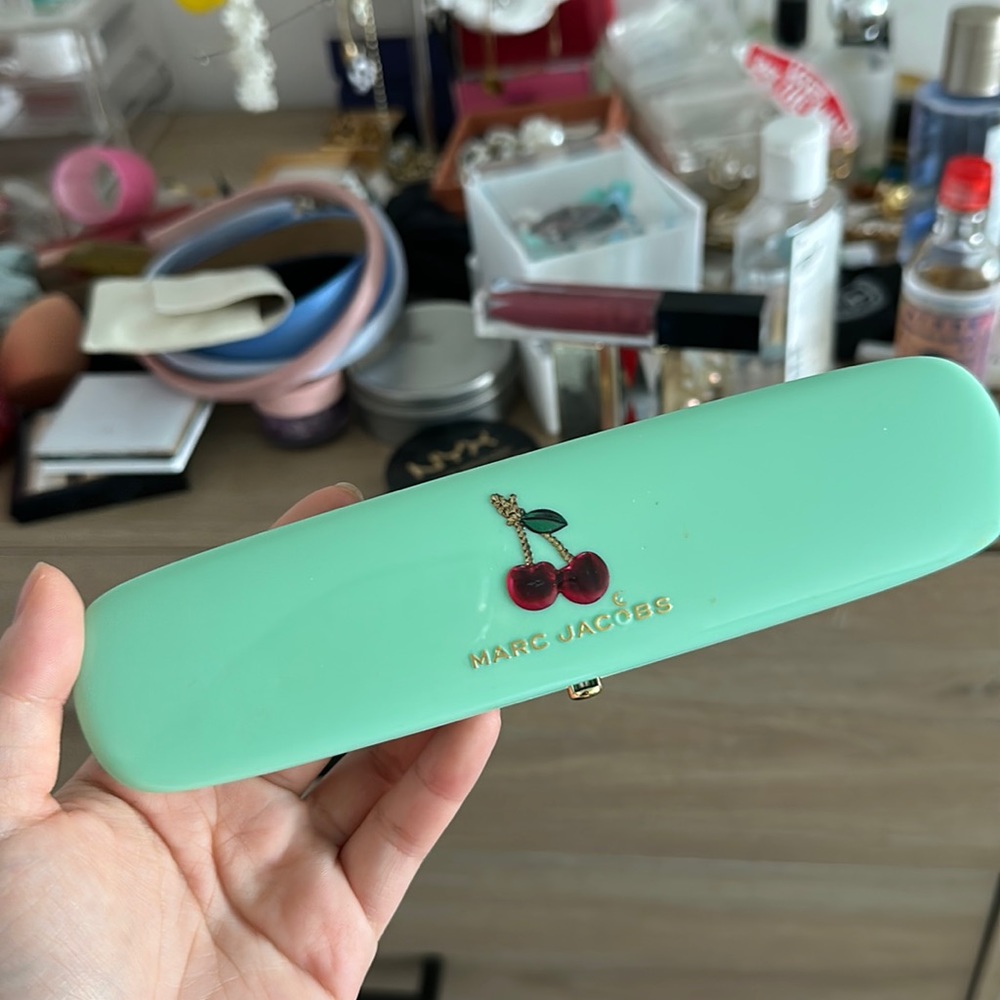 Marc Jacobs eyeshadow palette cherry limited edition